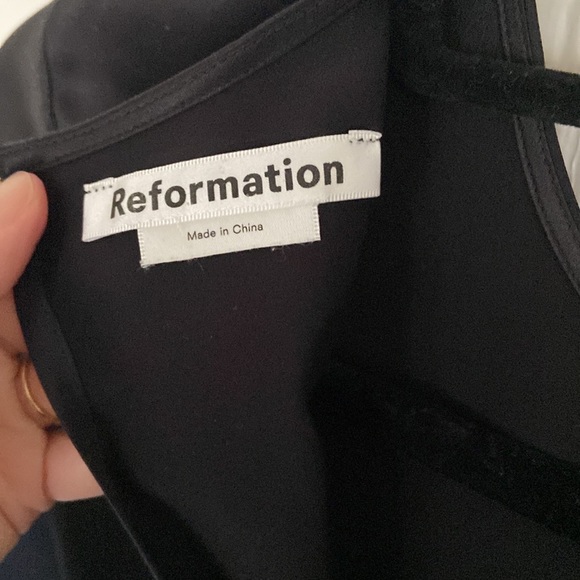 SOLD ✨Silk black mini Reformation dress - Picture 5 of 5